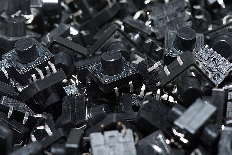 Push buttons & potentiometers